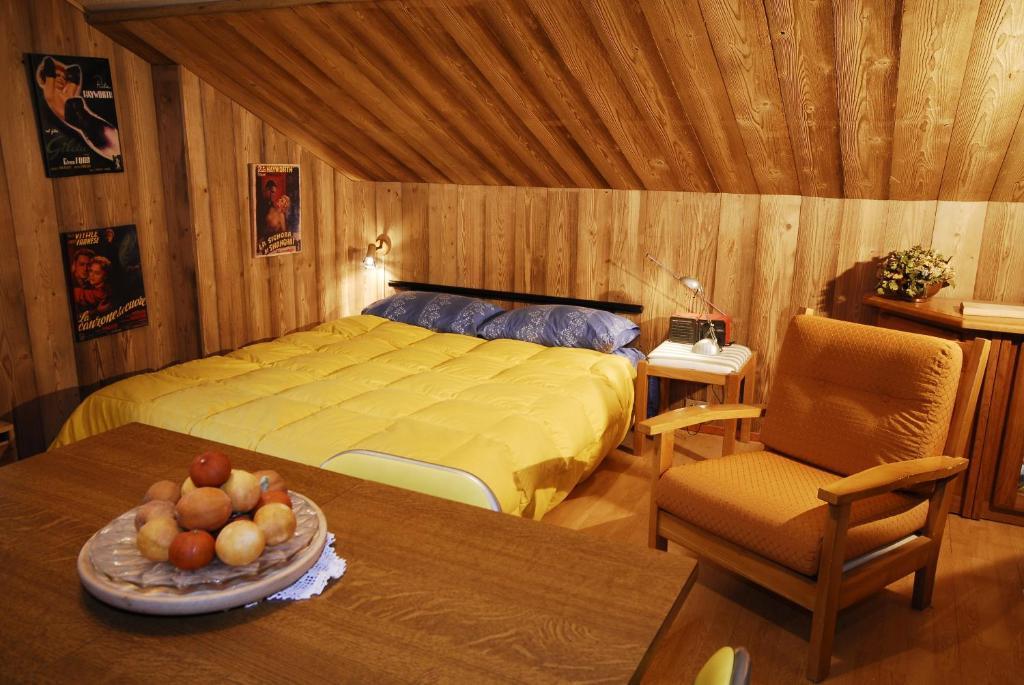 بيريوِل تْشيرفينيا Residence Petit Tibet الغرفة الصورة