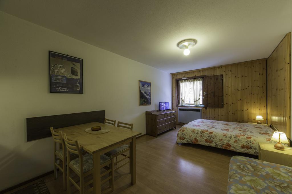 بيريوِل تْشيرفينيا Residence Petit Tibet المظهر الخارجي الصورة