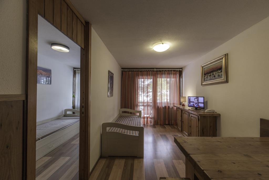 بيريوِل تْشيرفينيا Residence Petit Tibet المظهر الخارجي الصورة