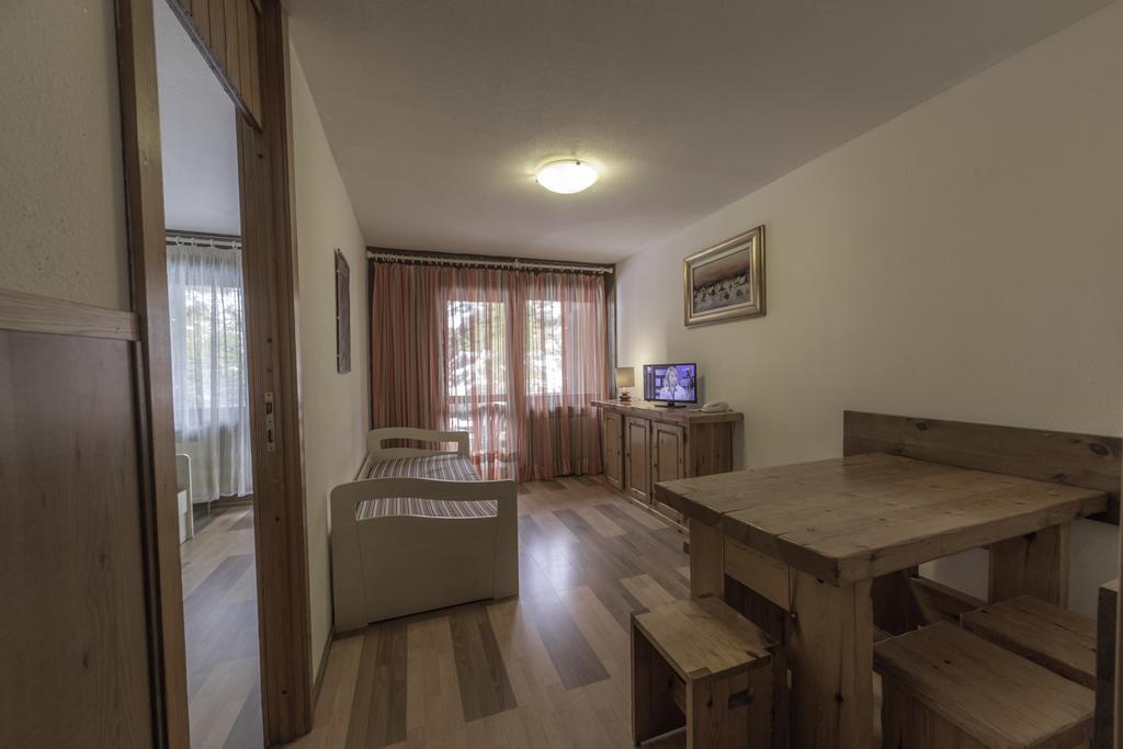 بيريوِل تْشيرفينيا Residence Petit Tibet المظهر الخارجي الصورة
